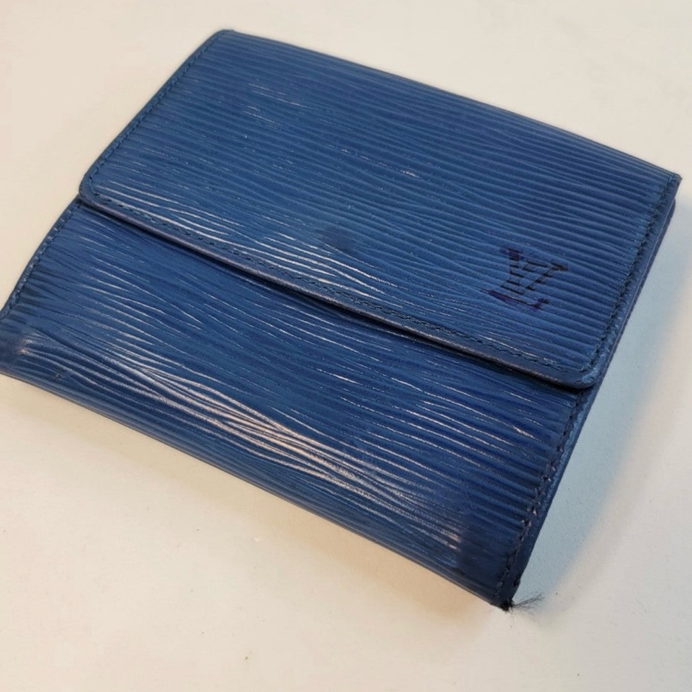 Authentic Louis Vuitton LV Epi Leather Wallet